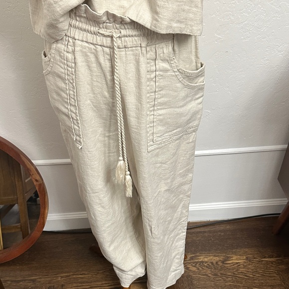 House of Harlow 1960 Beige linen 2 piece matching set - Picture 3 of 11